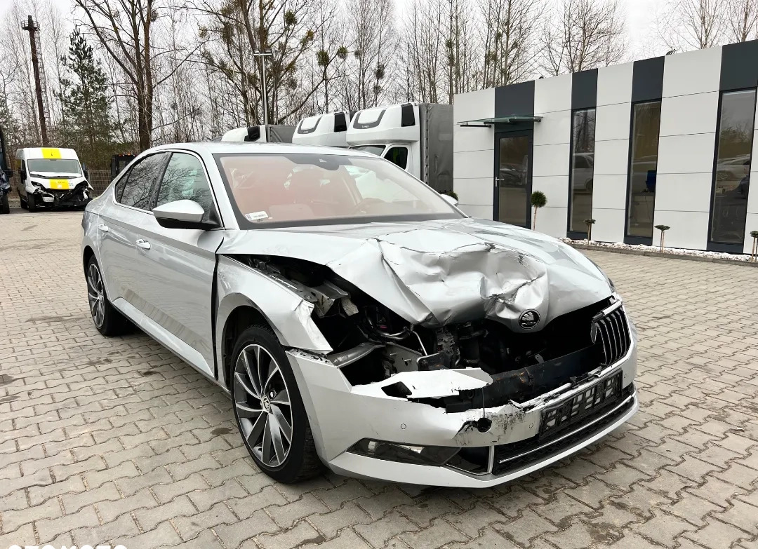 Skoda Superb cena 39900 przebieg: 132226, rok produkcji 2016 z Borek Wielkopolski małe 172